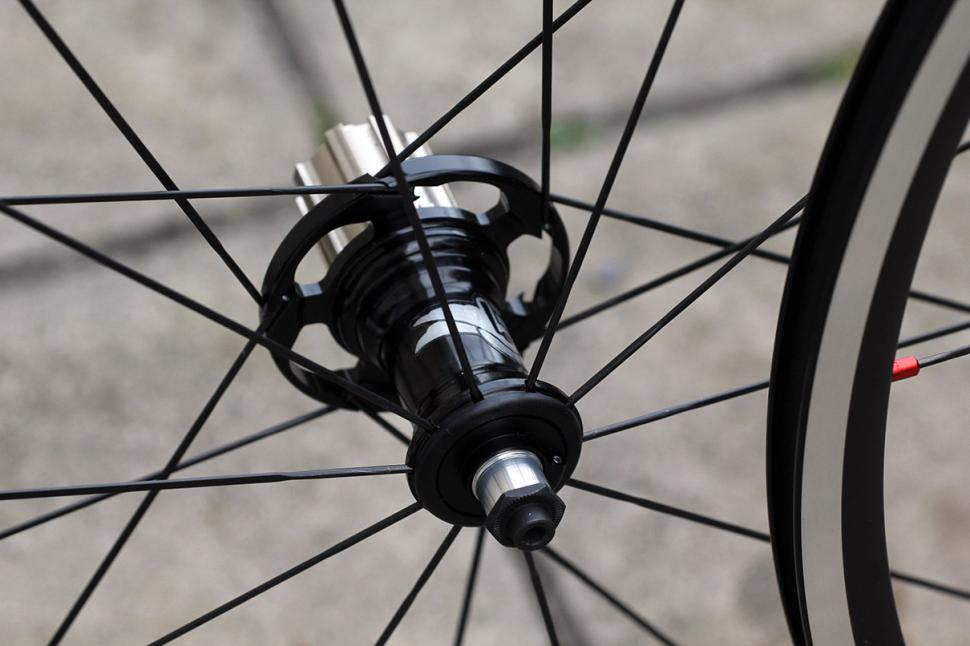 Review: Campagnolo Vento Asymmetric wheels | road.cc